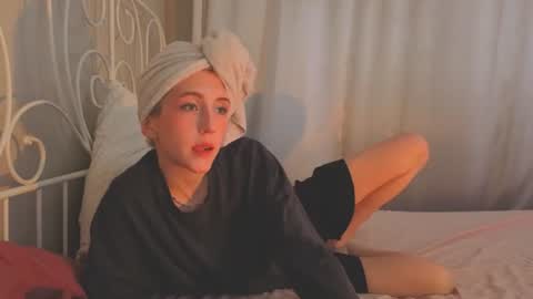 Snapshot of elen__moore chatting on 12, 7, 2026 Elen online show from 12, 7, 2026