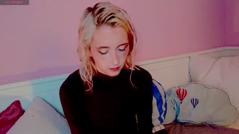 Snapshot of elen__moore chatting on 19, 7, 2026 Elen online show from 19, 7, 2026