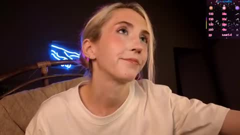 Snapshot of elen__moore chatting on 24, 7, 2026 Elen online show from 24, 7, 2026