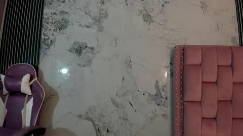 Snapshot of elena_wolff chatting on 16, 12, 2025 elena_wolff online show from 16, 12, 2025