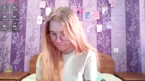 Snapshot of elenacastellani chatting on 1, 3, 2026 Mia online show from 1, 3, 2026