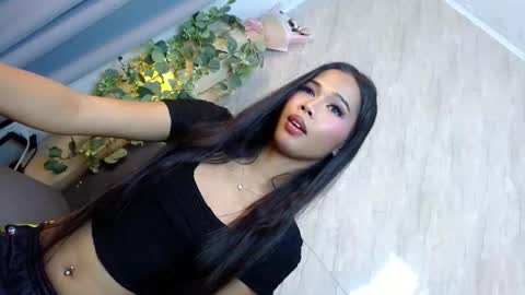 Snapshot of elenapierce69 chatting on 6, 11, 2025 Call me Yours. online show from 6, 11, 2025