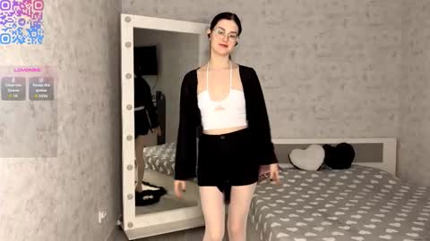 Snapshot of eleniswackhammer chatting on 15, 12, 2025 Annie PVT IS OPEN online show from 15, 12, 2025