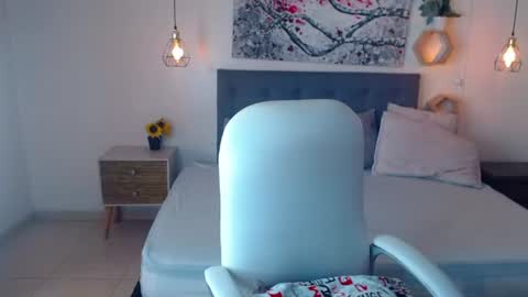 Elenna online show from 13, 7, 2026
