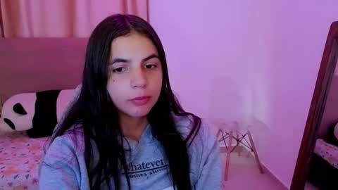 Snapshot of elenna_hotx chatting on 17, 5, 2026 agnes online show from 17, 5, 2026