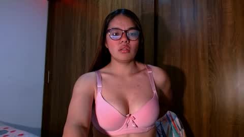 Snapshot of elettra_fiore chatting on 26, 10, 2025 Elettra online show from 26, 10, 2025