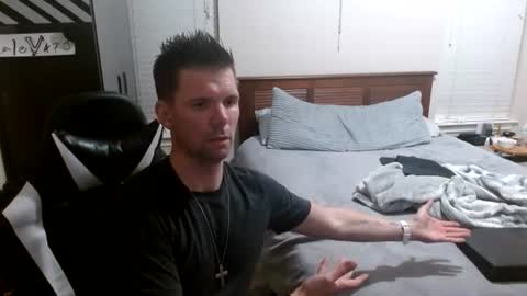 Snapshot of elevatetlb chatting on 7, 8, 2026 Walker online show from 7, 8, 2026