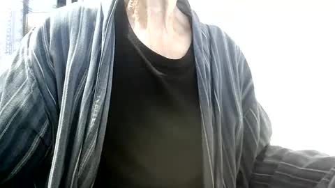 elfyonee online show from 3, 12, 2025