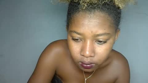 Snapshot of elia011 chatting on 11, 1, 2025 elia011 online show from 11, 1, 2025