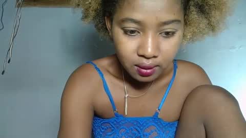 Snapshot of elia011 chatting on 9, 2, 2025 elia011 online show from 9, 2, 2025