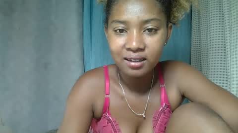 Snapshot of elia011 chatting on 21, 2, 2025 elia011 online show from 21, 2, 2025