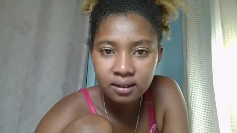 Snapshot of elia011 chatting on 22, 2, 2025 elia011 online show from 22, 2, 2025