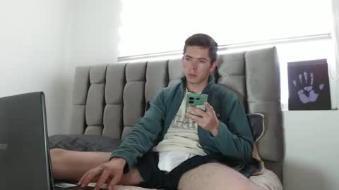 Snapshot of elian_tg chatting on 12, 1, 2025 Elian online show from 12, 1, 2025