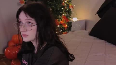 Ellie online show from 4, 11, 2025