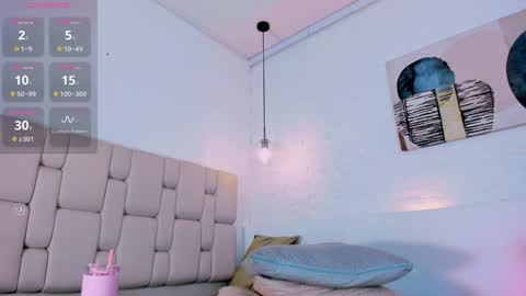 E L I I Z A B E T H   online show from 25, 1, 2025