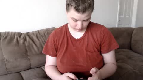 ElinaReign   online show from 7, 1, 2026