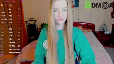 elinor_faith online show from 3, 1, 2025