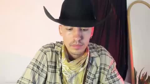 Snapshot of elio_dicaprio chatting on 2, 11, 2025 elio_dicaprio online show from 2, 11, 2025