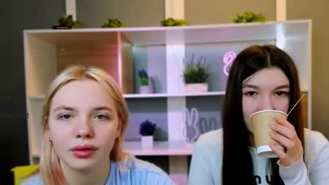 elis_sunny online show from 3, 2, 2026