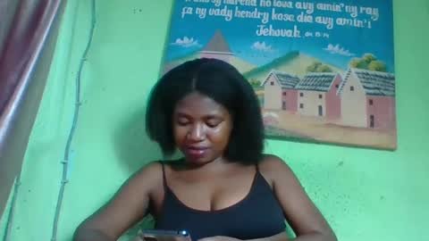 Snapshot of elisabeth2525 chatting on 8, 1, 2025 elisabeth2525 online show from 8, 1, 2025