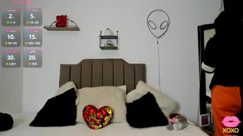 Elizabeth  online show from 29, 9, 2025