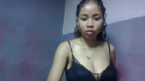 Snapshot of elisabethee chatting on 21, 4, 2026 elisabethee online show from 21, 4, 2026