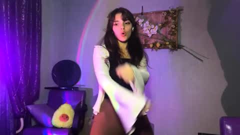 Elin online show from 7, 4, 2026