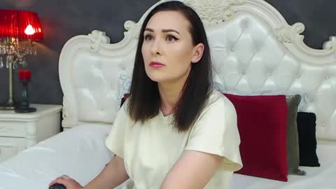 Snapshot of elisabethswan chatting on 8, 6, 2026 Krissy online show from 8, 6, 2026