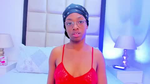 Snapshot of elisabettamonroy chatting on 24, 9, 2025 elisabettamonroy online show from 24, 9, 2025