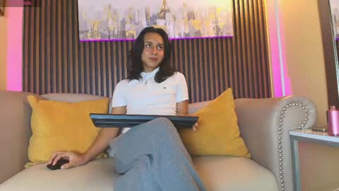Elisa Sue online show from 22, 5, 2026