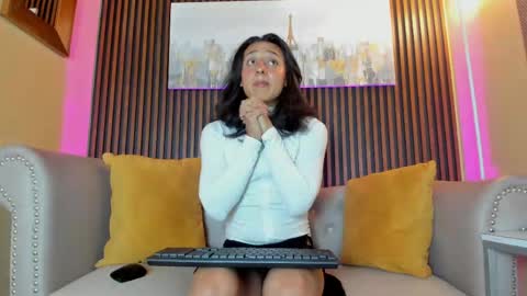 Elisa Sue online show from 31, 5, 2026