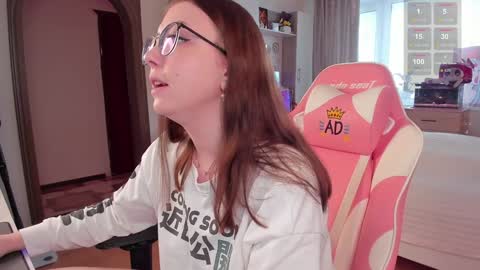 Snapshot of elisejays chatting on 6, 2, 2025 Elise online show from 6, 2, 2025