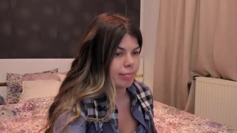 Snapshot of elisetyler89 chatting on 1, 2, 2026 Elly online show from 1, 2, 2026