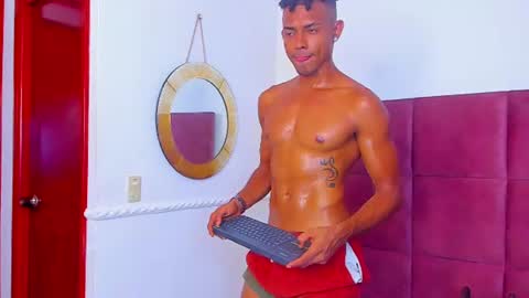 Snapshot of elite__models chatting on 10, 6, 2026 Valentino Konny y Jhon online show from 10, 6, 2026
