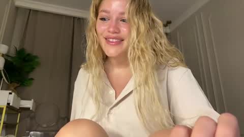Snapshot of elixiirr chatting on 18, 5, 2026 Stephanie online show from 18, 5, 2026