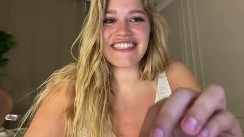 Snapshot of elixiirr chatting on 19, 5, 2026 Stephanie online show from 19, 5, 2026