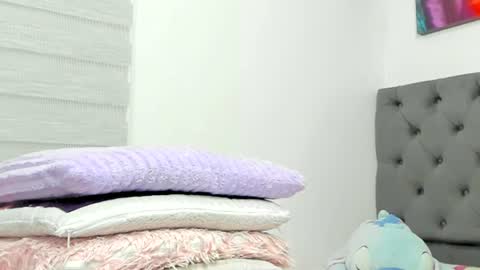 Snapshot of elizabeth_18_ chatting on 23, 6, 2026 ELIZA online show from 23, 6, 2026