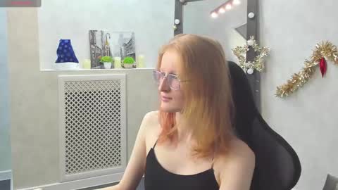 Snapshot of elizabeth_harpper chatting on 19, 1, 2025 Elizabeth online show from 19, 1, 2025