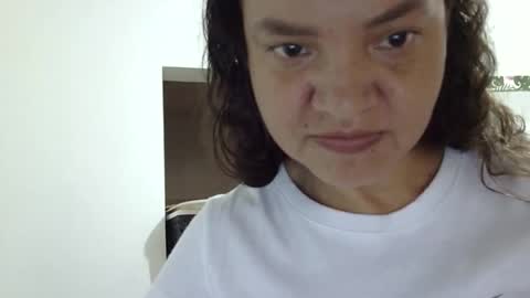 Snapshot of elizabeth_martinez_ chatting on 3, 5, 2026 Elizabeth Martinez online show from 3, 5, 2026