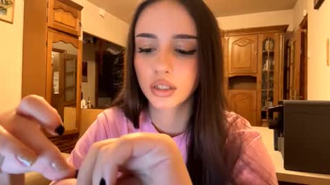 Snapshot of elizabethrabin chatting on 27, 11, 2025 Mia online show from 27, 11, 2025