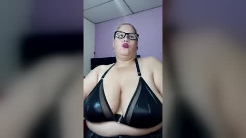 Snapshot of elizabethtaylor1 chatting on 22, 6, 2026 Elizabeth online show from 22, 6, 2026