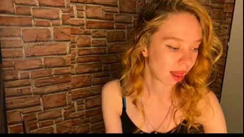 Snapshot of elizastorm chatting on 19, 6, 2026 Eliza online show from 19, 6, 2026