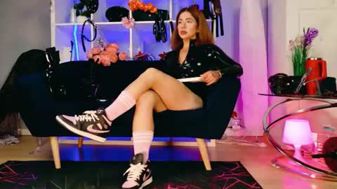ella_kross online show from 16, 7, 2026