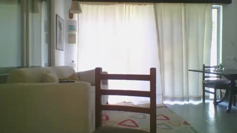 Ella online show from 10, 10, 2025