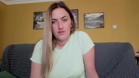 Ella  Max online show from 16, 9, 2025