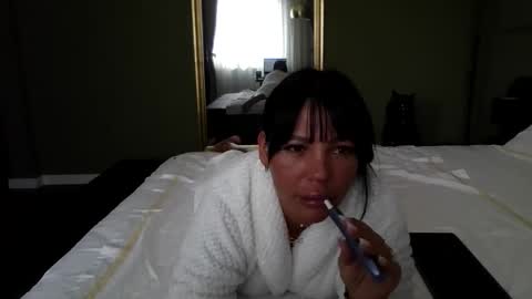 Snapshot of ella_sweety0 chatting on 3, 6, 2026 Ella online show from 3, 6, 2026
