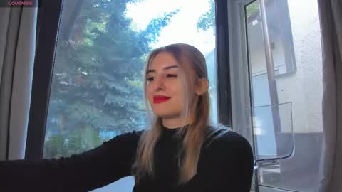 ella_vee online show from 1, 10, 2025