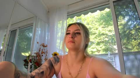 ella_vee online show from 25, 5, 2026