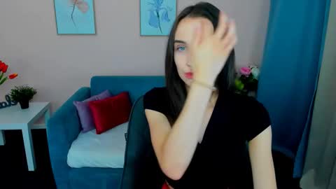 Snapshot of ellaasteele chatting on 24, 9, 2025 ellaasteele online show from 24, 9, 2025