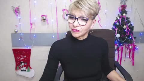 Snapshot of ellabonito chatting on 8, 1, 2025 EllaBonito online show from 8, 1, 2025